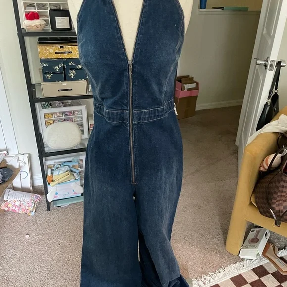 Alice + Olivia Jersey-trimmed Stretch-denim Halterneck Jumpsuit - Mid denim - Picture 5 of 13